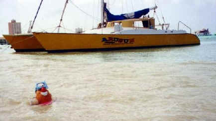 Spud goes for a snorkel in the warm waters of the Caribbean