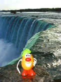 The tuber gets dangerously close to the mouth of Niagara Falls