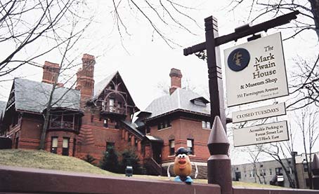 A disheartened Spud learns the real owner of the Twain house